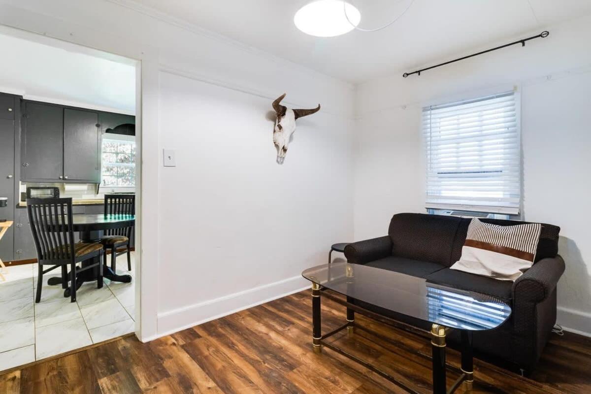 Lafayette At Your Doorstep, Private Rm Екстер'єр фото